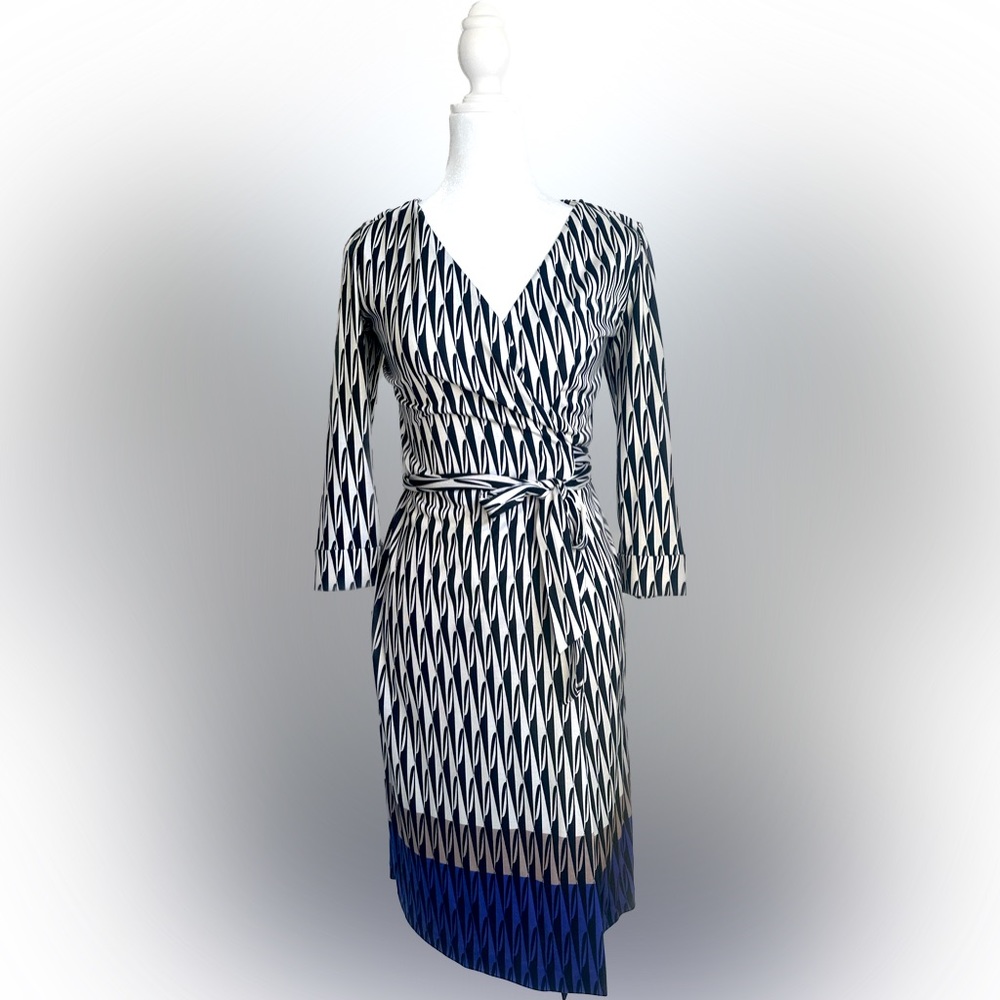 NEW WITH TAGS: Diane von Furstenberg Julian Two Wrap Dress